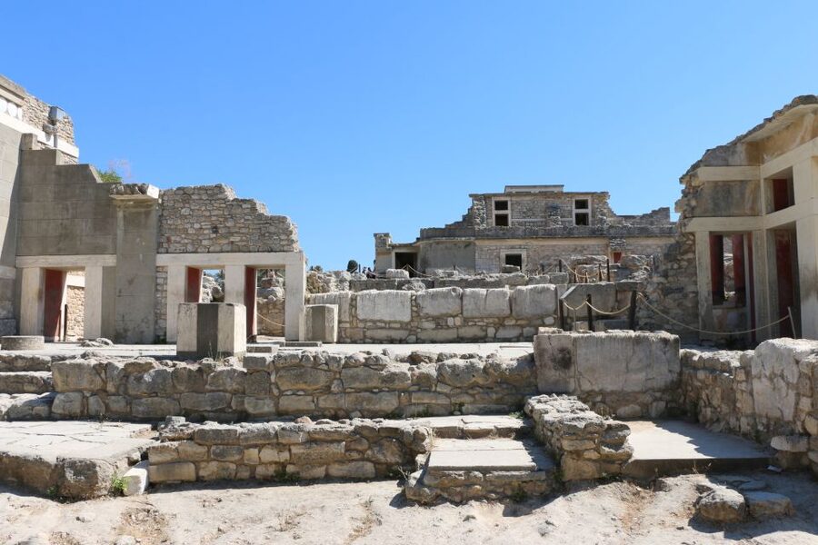 Knossos Palace Skip-the-Line Ticket & Private Guided Tour - Heat, stairs, and accessibility