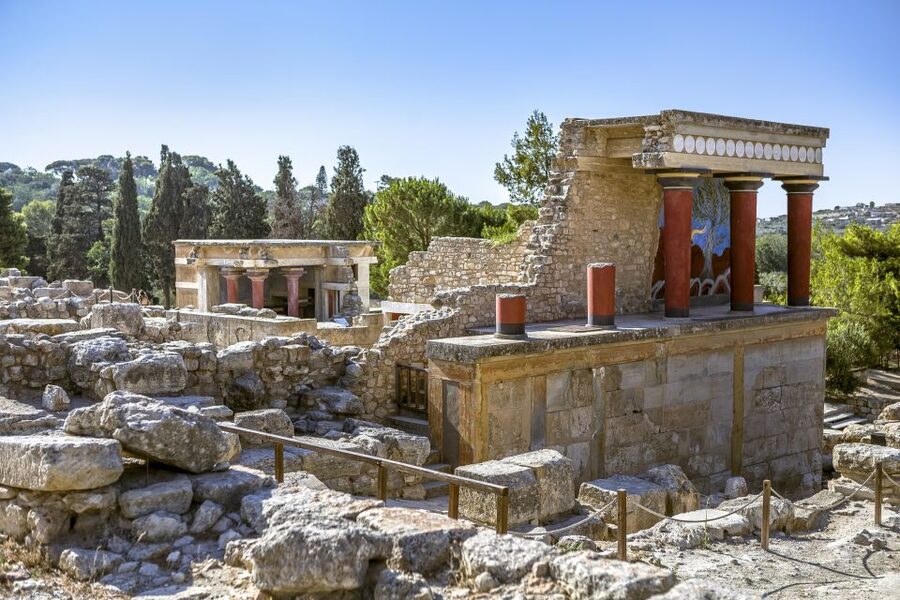 Knossos Palace Skip-the-Line Ticket & Private Guided Tour - The palace route in 90 minutes