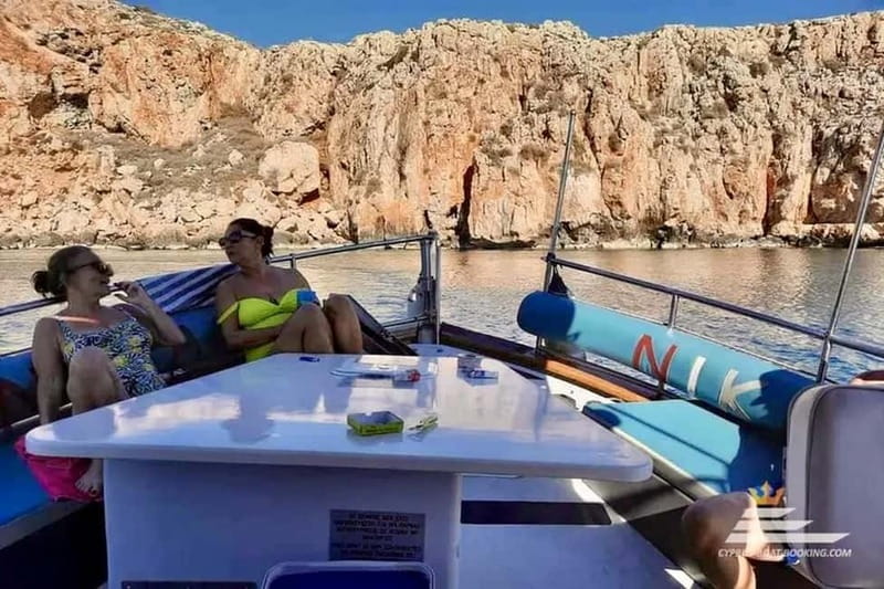 Kolymbia: Day Cruise to Lindos with 2 swimming stops - Reaching Lindos and planning three hours ashore