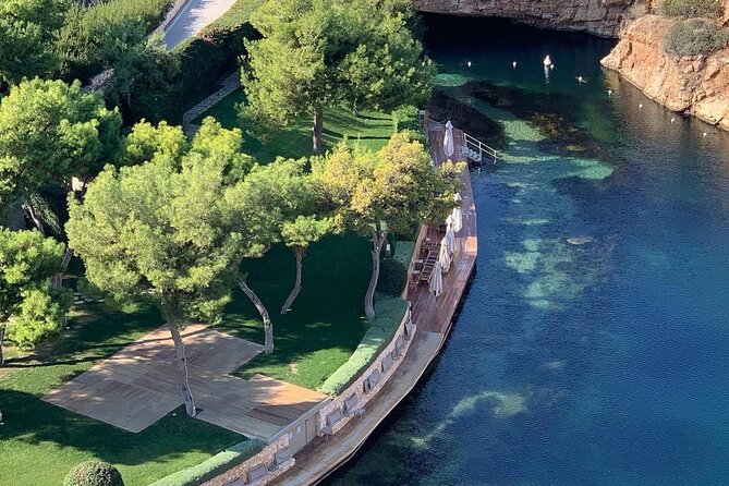 Lake Vouliagmeni Thermal Spa And Temple Of Poseidon Private Full Day Tour - A seaside lunch with Greek fish and local flavor