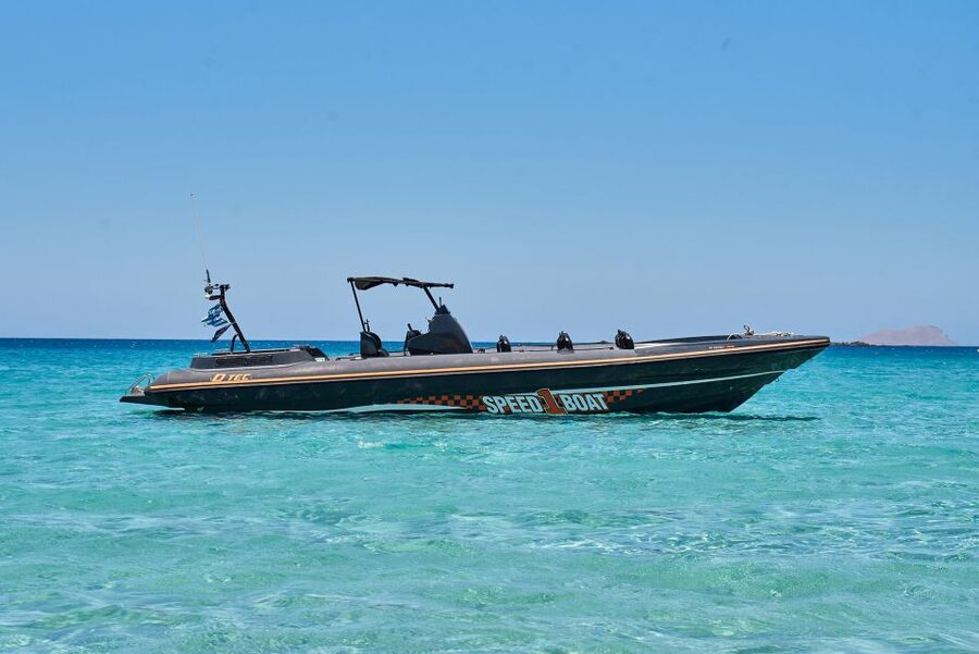 Limeniskos: Gramvousa and Balos Speedboat Tour with Drinks - The drinks and the onboard atmosphere