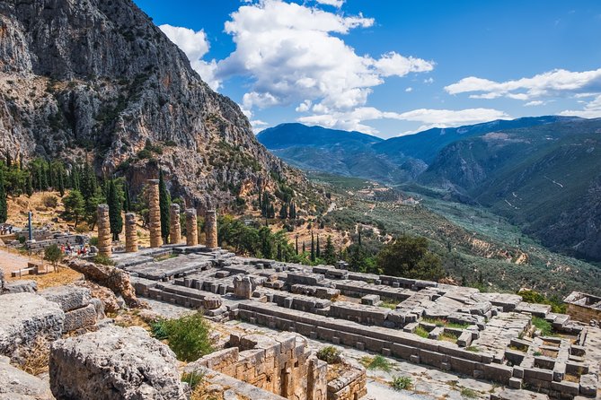 Mercedes Private Tour to Delphi and Arachova - Three hours at the Delphi Archaeological Museum
