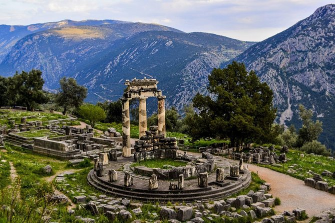 Mercedes Private Tour to Delphi and Arachova - Price, group size, and what you really pay for