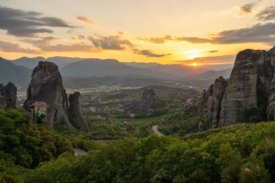 Meteora Evening Tour with Breathtaking Sunset View - Key points at a glance