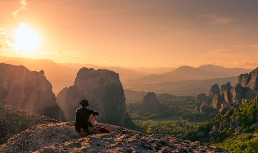Meteora: Guided Sunset Tour with Monasteries & Caves Visit - Pickup in Kalabaka or Kastraki