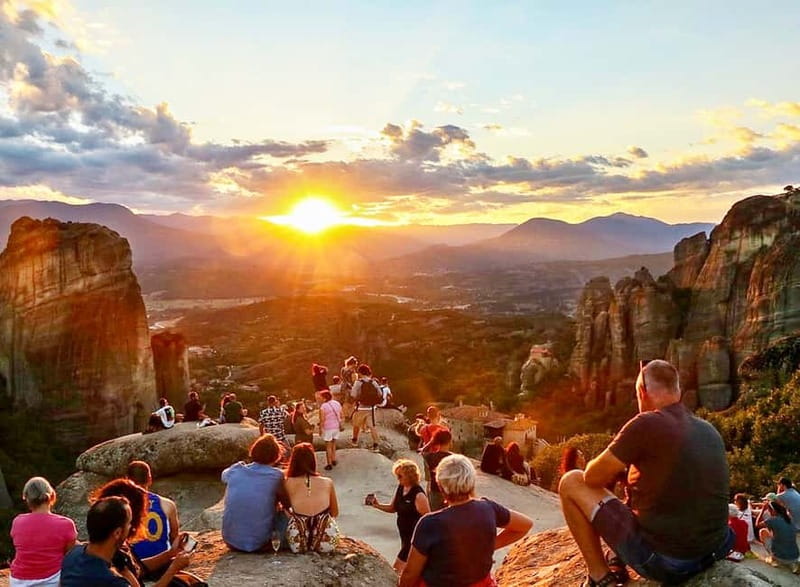 Meteora: Majestic Sunset Tour & Monasteries with Local Guide - Starting in Kalambaka or Kastraki