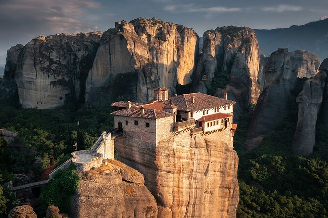 Meteora Monasteries & Caves DayTrip from Athens with Greek Lunch - The early start at Larissis Station