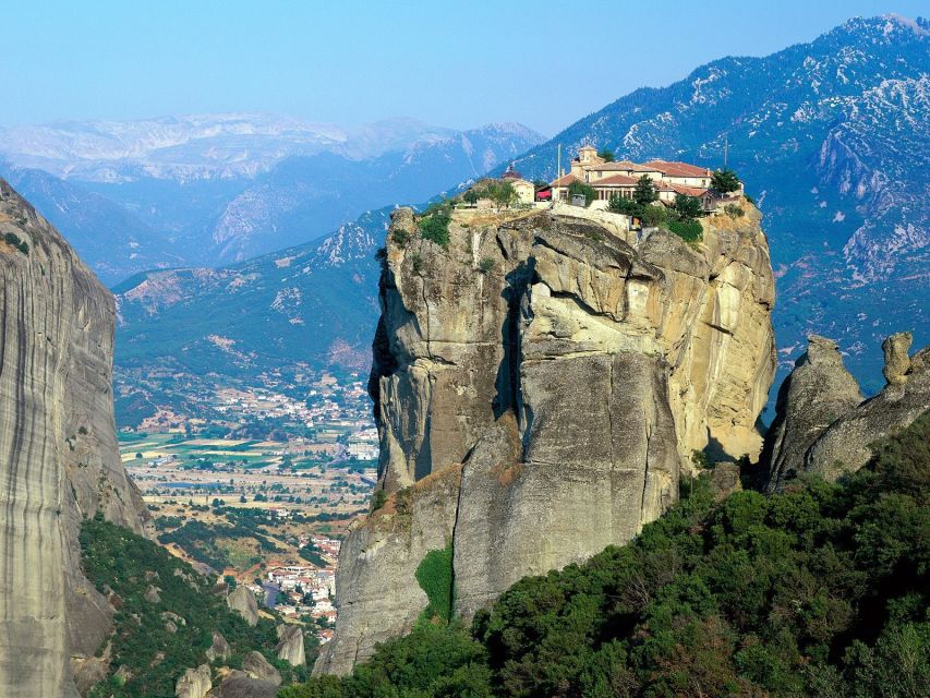Meteora Monasteries Tour from Athens - What the private vehicle changes
