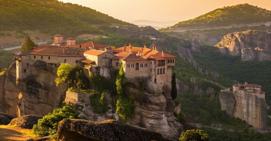 Meteora: Monasteries Tour, Lunch, and Athens Transfer Option - Meeting at Kalambaka station at 12:30
