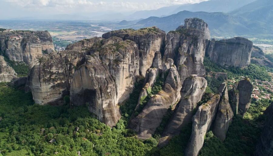 Meteora: Morning Monasteries Tour with Photo Stops - Minibus comfort and the morning pace