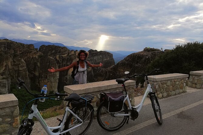 Meteora Sunset E-Bike Tour - Kalambaka and Kastraki set the scene