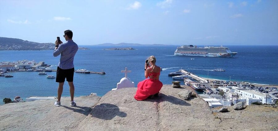 Mykonos: Highlights Tour with Panagia Tourliani Monastery - Pigeon houses, distant beaches, and the road to Ano Mera