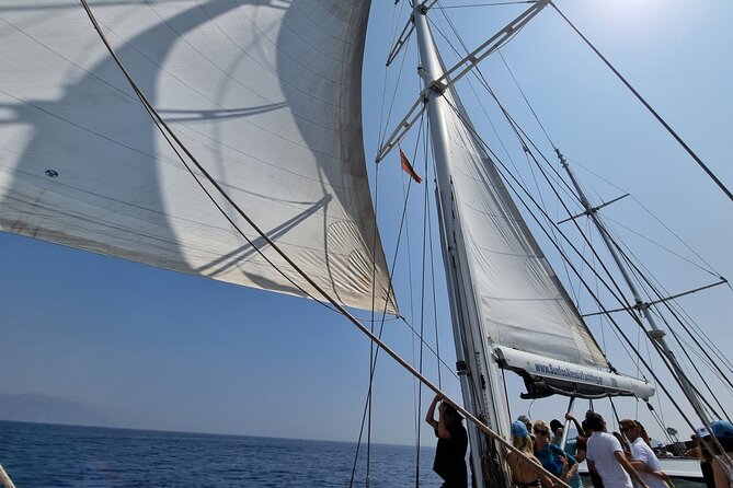 Mykonos Sail Cruise to Rhenia, Guided Tour of Delos, Lunch&Drinks - The return sail and the Greek farewell
