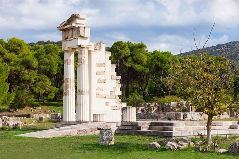 Nafplion: Mycenae and Epidaurus Day Tour - Mycenae and the world behind the myth