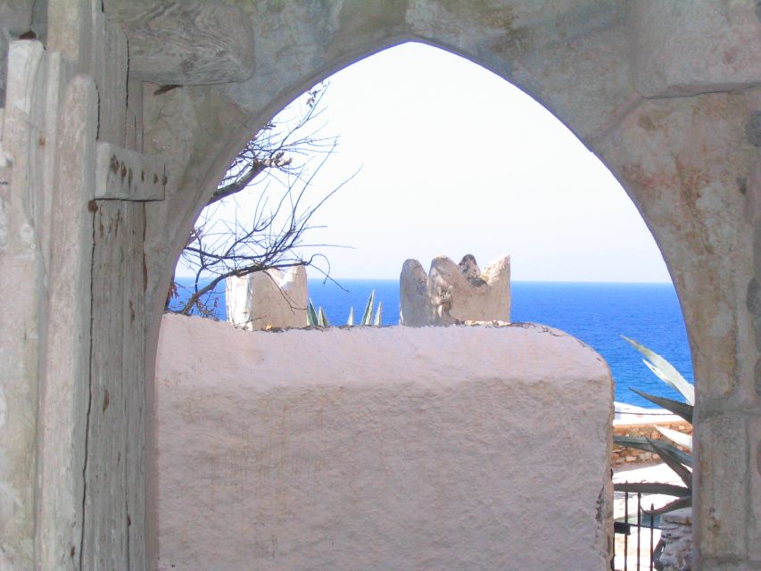 Naxos Castle Walking Tour and Sunset at the Portara - Walking through Naxos Old Town
