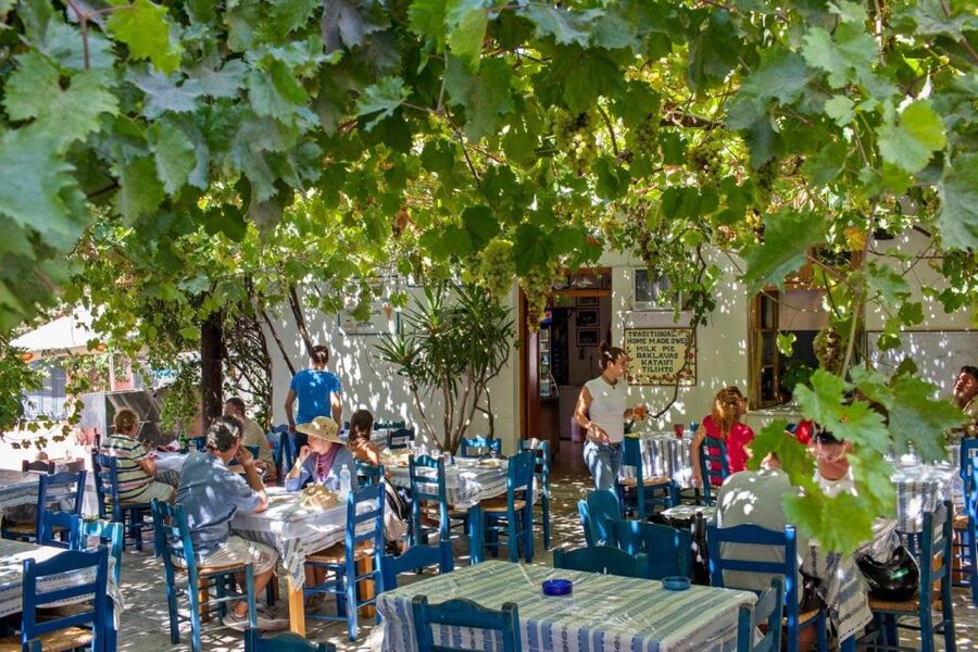 Naxos: Half-Day Guided History and Culture Sightseeing Tour - Why this four-hour route works so well
