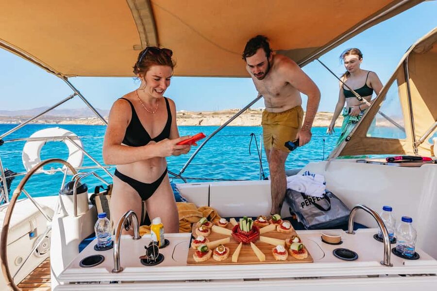 Naxos/ Paros: Sailing Cruise with Food and Drinks - Swim stops along the western coast