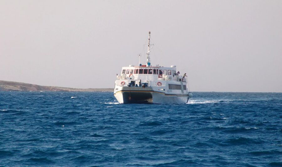 Naxos: Santorini Day Trip by Boat with Guided Tour - What the Naxos to Santorini day looks like