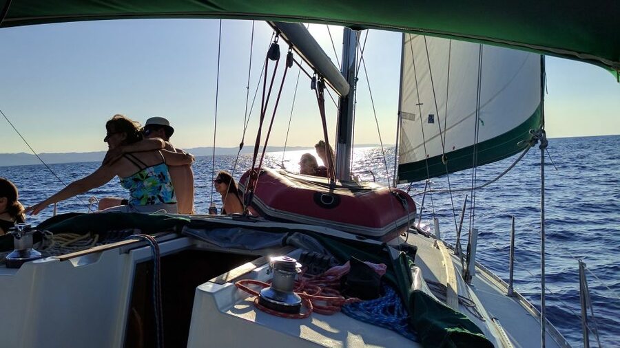 Neos Marmaras: Sunset West Sithonia Islets Sailboat Tour - Food, drinks, and comfort onboard
