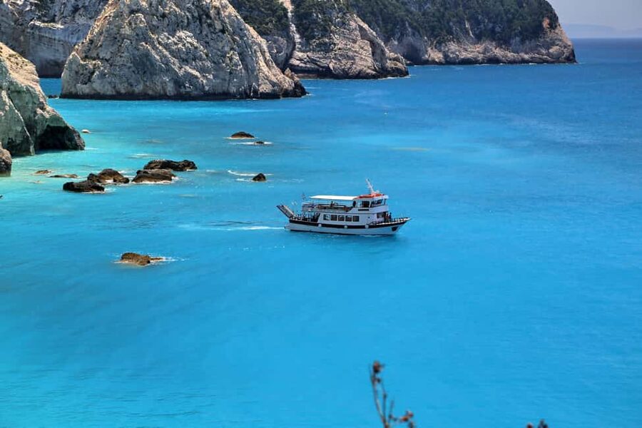 NYDRI: Cruise to Egremni, Porto Katsiki, Agiofili of Lefkada - Leaving Nydri on the Nikolaos boat