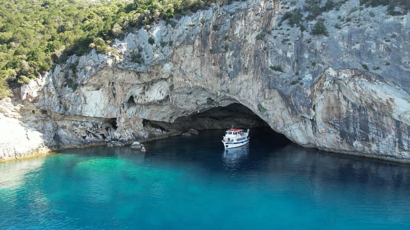 Nydri: Island Hopping Boat Cruise with Beach BBQ Lunch - Spartochori adds a real village visit
