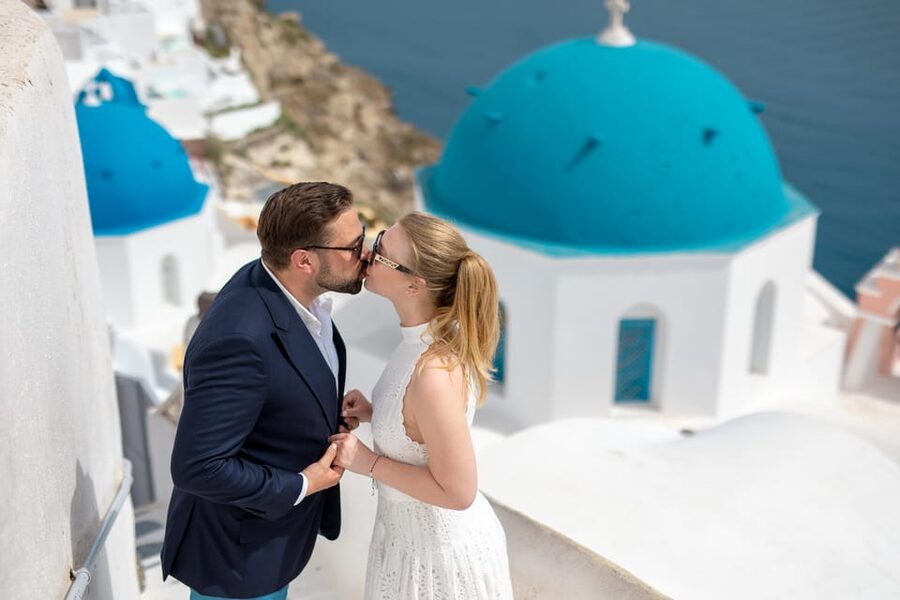 Oia: Couple photoshoot with 30 edited Photos - What the photographer actually does