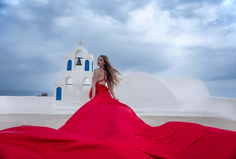 Oía: Santorini Professional Photoshoot with Edited Photos - Finding quieter views around Oia