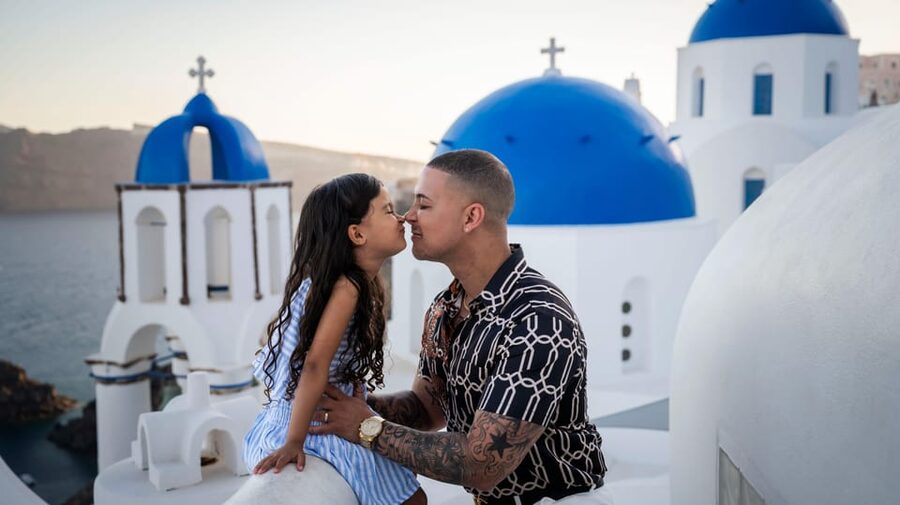 Oía: Santorini Professional Photoshoot with Edited Photos - Why two to three hours before sunset works best