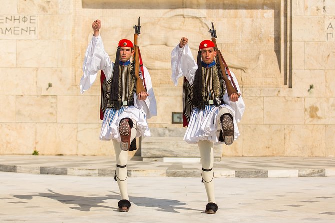 Panorama of Athens in 6 hours - The Evzones and the changing of the guard