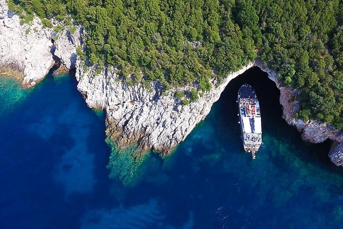 Parga & Sivota Islands Blue Lagoon Cruise from Corfu - The short cave stop at Bella Vraka Beach