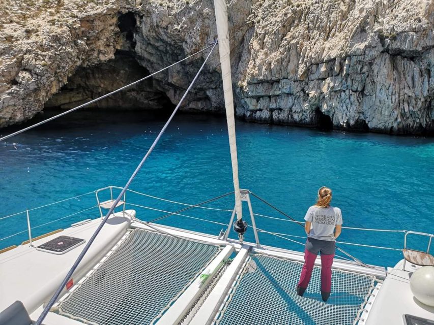 Paros: Catamaran Cruise with Swimming, Meal and Drinks - Despotiko and the Apollo Connection