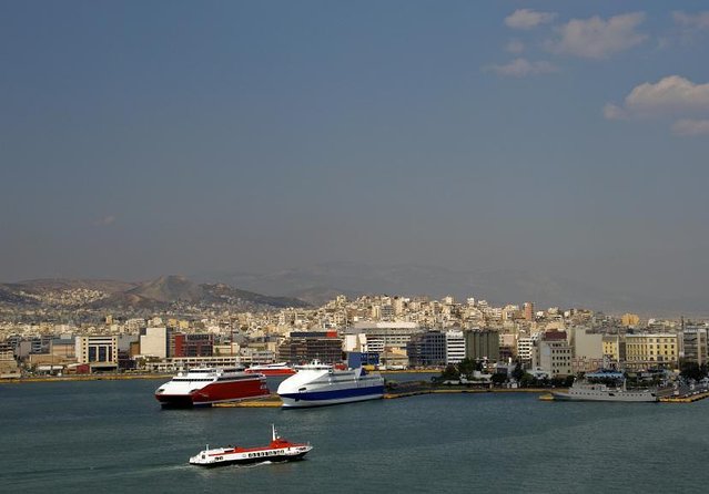 Piraeus Port Private Transfer to Athens Airport with Meet & Greet - Leaving Piraeus without the taxi scramble