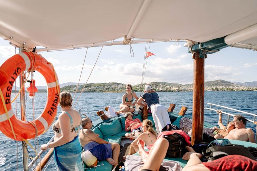 Porto Rafti: Athens Cruise Tour with Mediterranean BBQ - From the Colossus of Porto Rafti to the Blue Lagoon