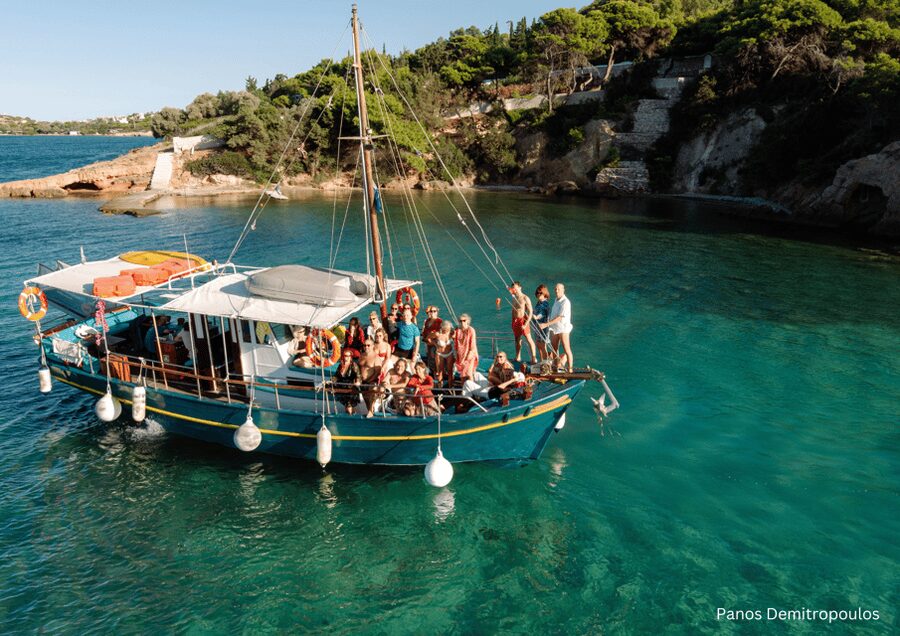 Porto Rafti: Athens East Attica Hidden Gems Cruise - First sights: the Colossus and the East Attica coast