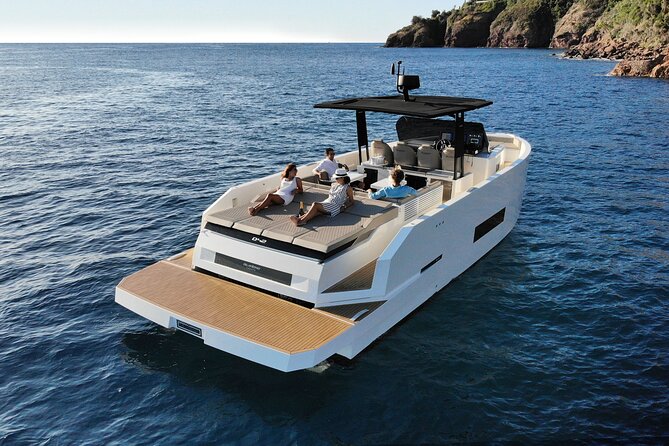 Private 5-Hour Cruise on Brand-New Luxury Yacht in Mykonos (Para Voce) - Paradise and Super Paradise: scenery, music, and swimming