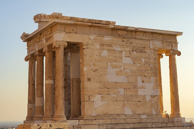 Private Acropolis Guided Tour - Taking time with the Erechtheion