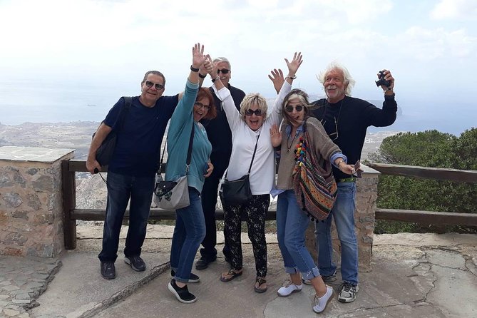 Private Classic Santorini Panorama: Visit the most popular destinations! - The guides are the main variable