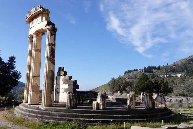 Private Delphi and Hosios Loukas Monastery - Great Lunch and Drinks Included - A private ride from Athens to central Greece