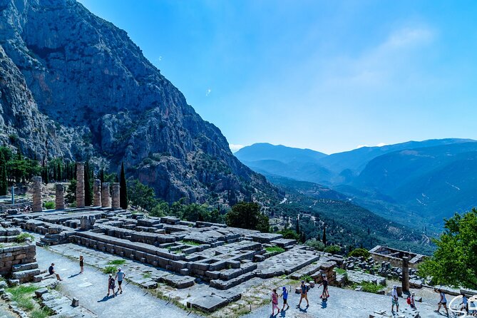 Private Delphi and Hosios Loukas Monastery - Great Lunch and Drinks Included - Delphi and the sanctuary of Apollo