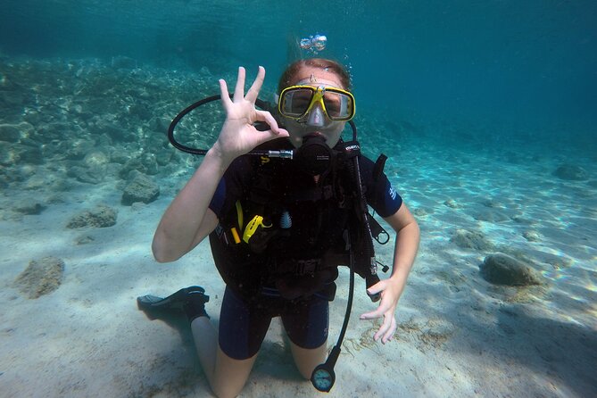Private Discover Scuba Diving for Beginners in Athens with Pickup - Why six people is the right size for beginners