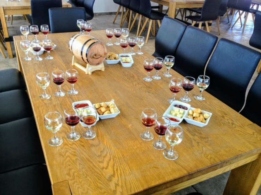Private Group Visit to Akrotiri & 3 Wineries with Tastings - What makes Santorini viticulture unusual?