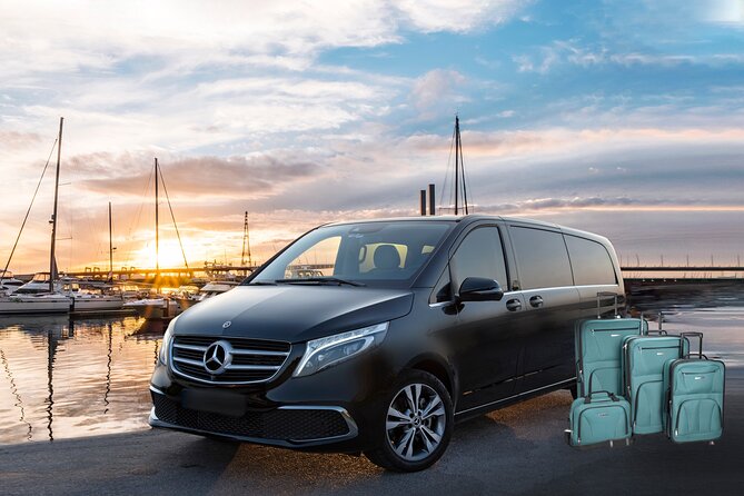 Private Limo Transfer From ATH Airport To Athens/Pireaus/Suburbs - A calm first hour in Athens