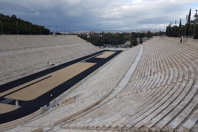 Private Trip Athens City's Landmarks. - Presidential Mansion and the slow-motion guard ceremony