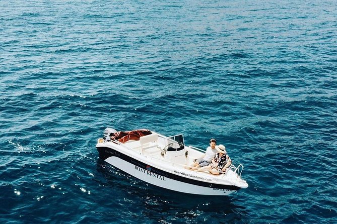 Rent a Boat in Santorini without a License - Who will get the most from this boat rental