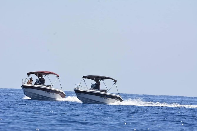 Rent a Boat in Santorini without a License - Why the private format matters