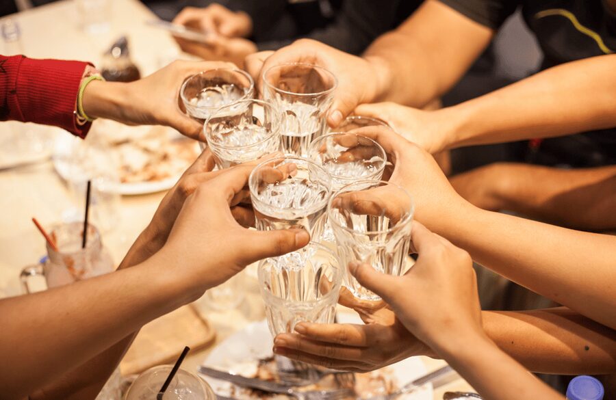 Rethymno Old Town: A Traditional Cretan Food Tour - Raki and three dishes at a family Cretan tavern
