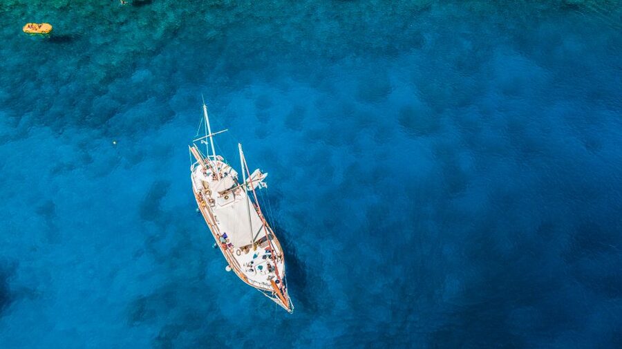 Rhodes: Cruise with 3 Stops, Lunch and Unlimited Drinks - Setting sail from Mandraki Harbour