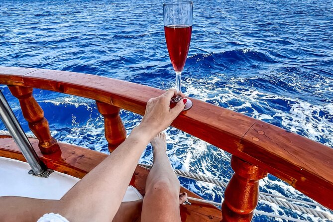 Rhodes Day Cruise (with lunch & unlimited drinks) 5,5 Hours - What is included at lunch and the drinks station