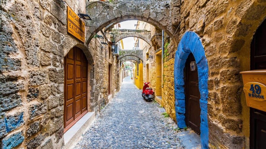 Rhodes: Free exploration of Rhodes City Transfer. - Six and a half hours requires a simple plan