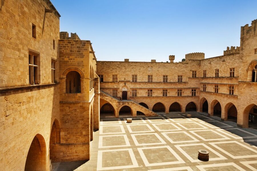 Rhodes: Palace of the Grand Master E-Ticket & Audio Tour - The inner courtyard and the shape of the castle